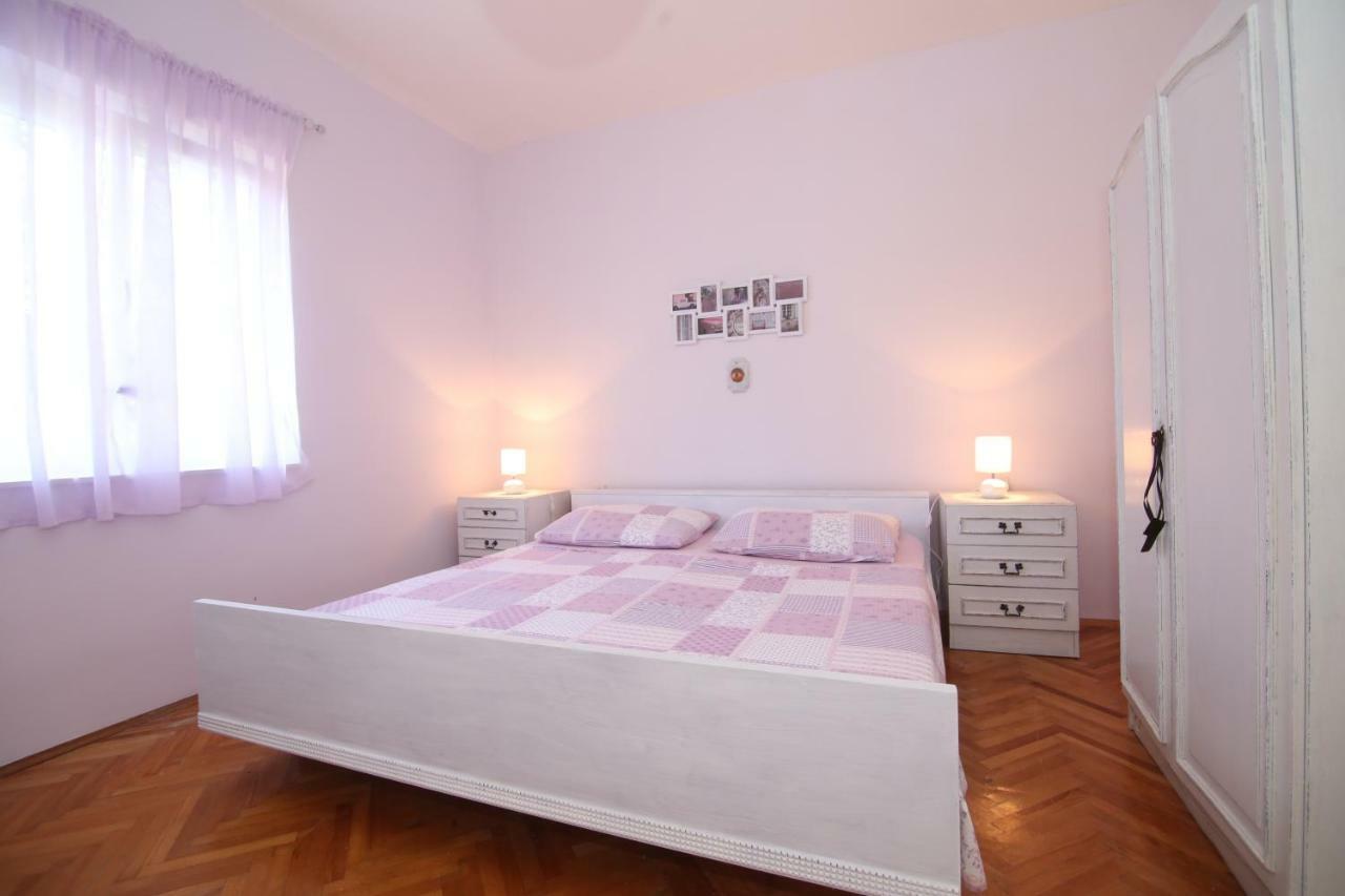 Providenca Lägenhet Vinišće Exteriör bild